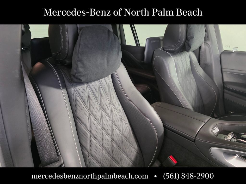 Certified 2025 Mercedes-Benz Maybach GLS 600 4MATIC image 32