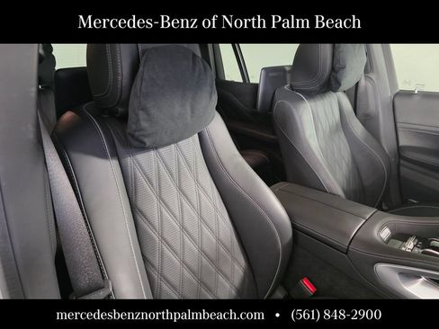 Certified 2025 Mercedes-Benz Maybach GLS 600 4MATIC image 32