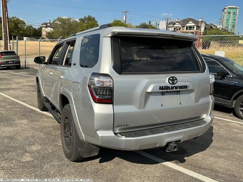 Used 2023 Toyota 4Runner SR5 AWD/4WD image 5