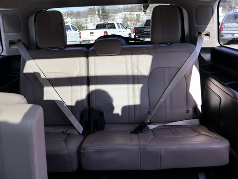 Used 2024 Ford Expedition Limited image 29