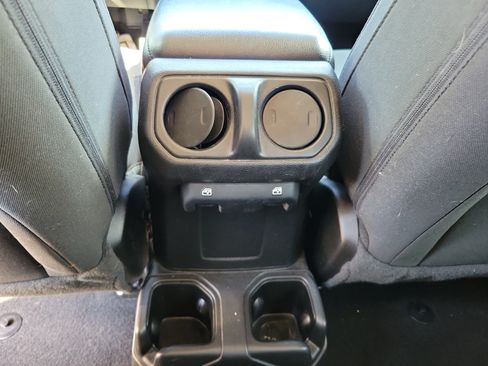 Used 2021 Jeep Wrangler Unlimited Sport AWD/4WD image 9