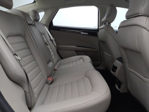 Used 2018 Ford Fusion SE w/ Equipment Group 602A image 19