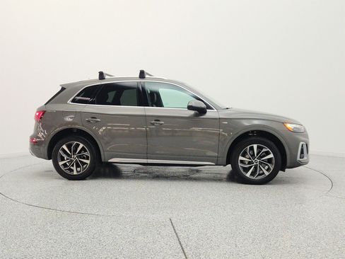 Used 2023 Audi Q5 2.0T Premium w/ Convenience Package AWD/4WD image 4