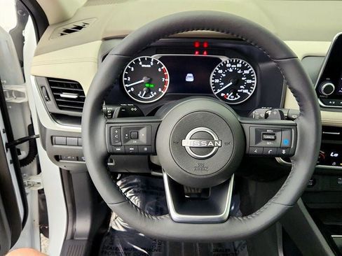 Used 2024 Nissan Rogue SV w/ SV Premium Package FWD image 13
