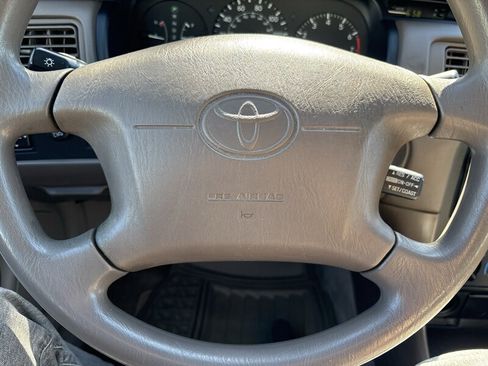 Used 2000 Toyota Camry LE FWD image 41