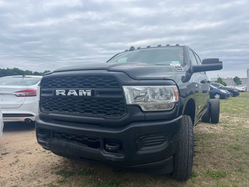 Used 2022 RAM 3500 Tradesman AWD/4WD image 4