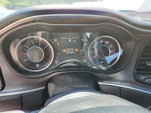 Used 2016 Dodge Challenger R/T image 10