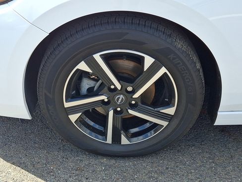 Certified 2025 Nissan Sentra SV FWD image 11