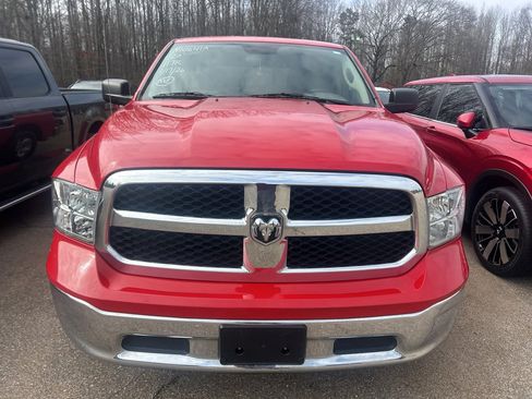 Used 2020 RAM 1500 Classic SLT image 2
