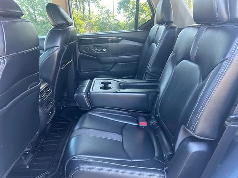 Used 2024 Honda Pilot Touring image 15