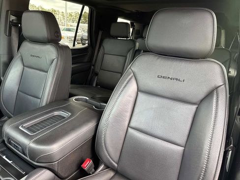 Used 2021 GMC Yukon Denali image 25