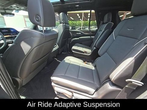 Used 2024 Cadillac Escalade Premium Luxury w/ Performance Package AWD/4WD image 7