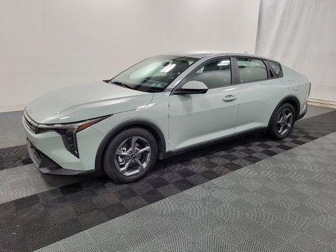 Used 2025 Kia K4 FWD image 2
