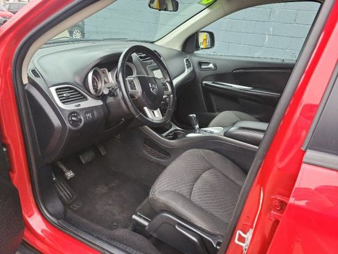 Used 2018 Dodge Journey SE w/ Connectivity Group FWD image 10