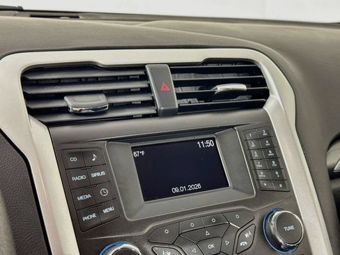 Used 2016 Ford Fusion SE FWD image 13