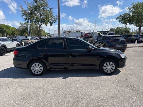 Used 2011 Volkswagen Jetta Sedan image 6