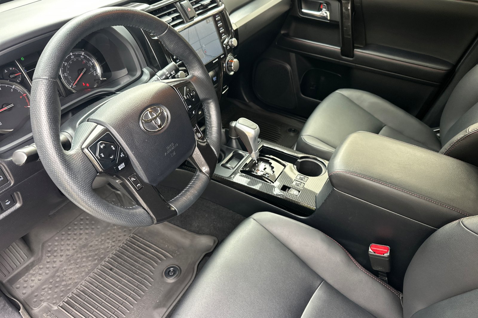 Used 2023 Toyota 4Runner TRD Off-Road Premium w/ Moonroof Package AWD/4WD image 10