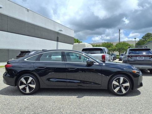 Used 2025 Audi A5 2.0T Premium Plus w/ Premium Plus AWD/4WD image 4