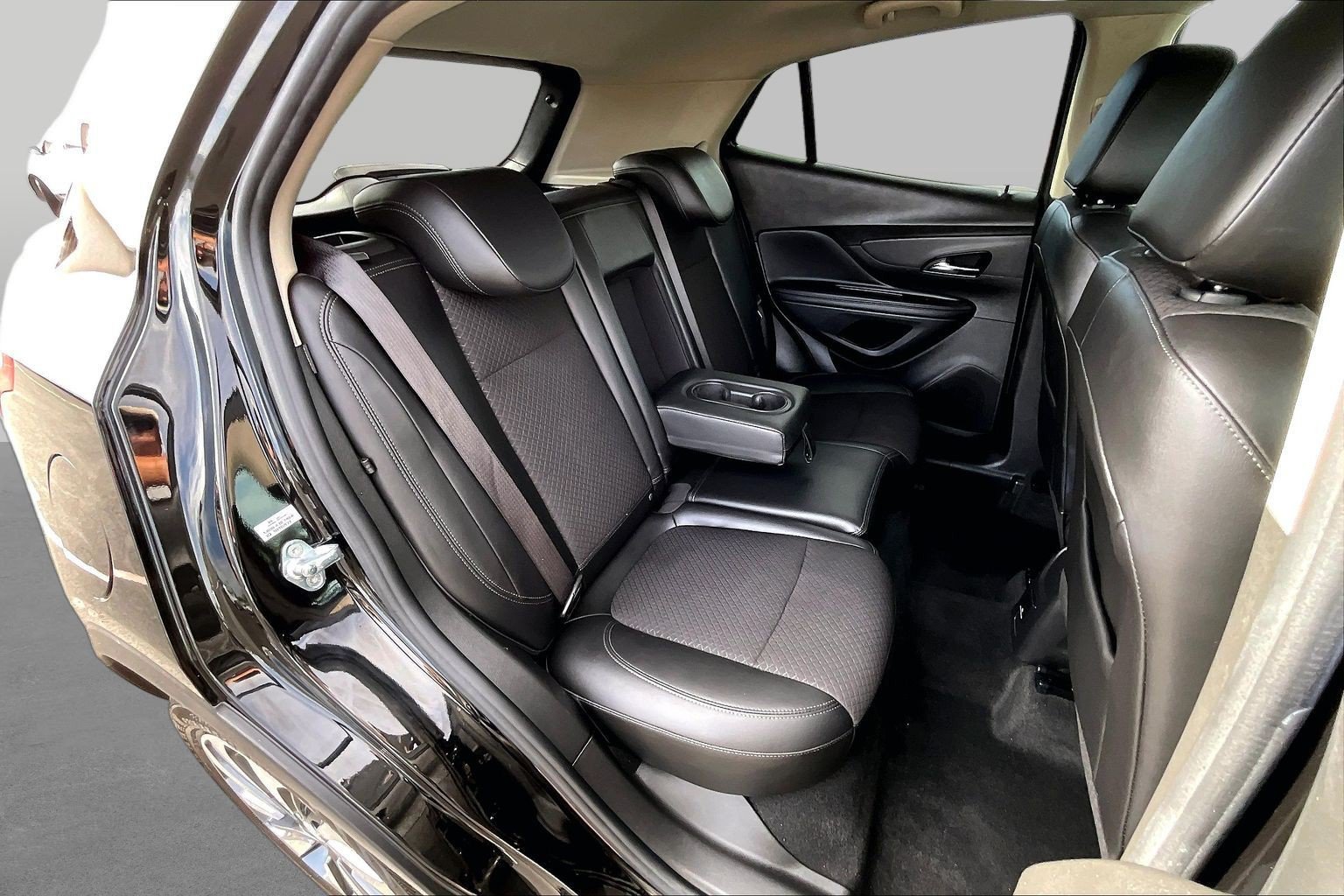 Used 2022 Buick Encore Preferred w/ Safety Package FWD image 27