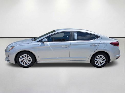 Used 2019 Hyundai Elantra SE w/ Winter Weather Package FWD image 8