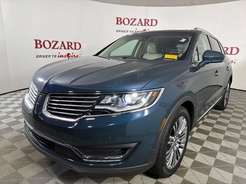 Used 2016 Lincoln MKX Reserve w/ Technology Package FWD image 4