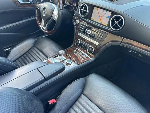 Used 2013 Mercedes-Benz SL 550 w/ Premium Pkg image 30