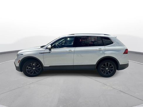 Used 2022 Volkswagen Tiguan SE FWD image 9