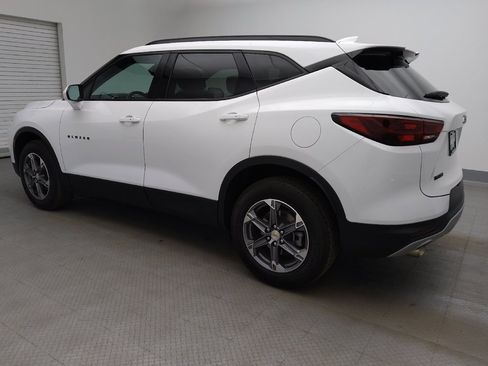 Used 2024 Chevrolet Blazer LT w/ Convenience Package FWD image 3