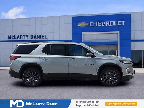 Used 2023 Chevrolet Traverse RS AWD/4WD image 6