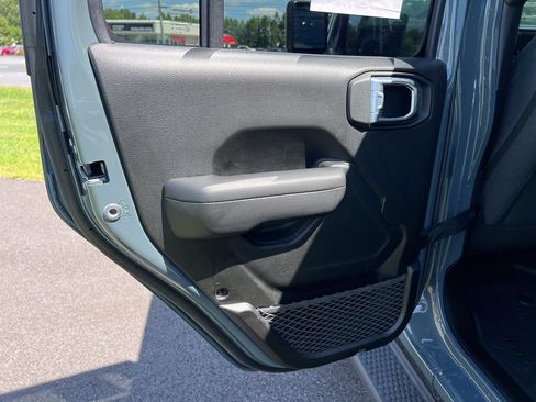 Used 2018 Jeep Wrangler Unlimited Sport S AWD/4WD image 23