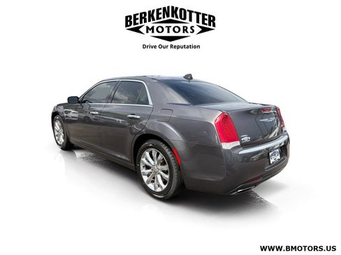 Used 2019 Chrysler 300 Limited AWD/4WD image 5