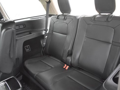 Used 2022 Lincoln Aviator Reserve w/ Equipment Group 201A image 16