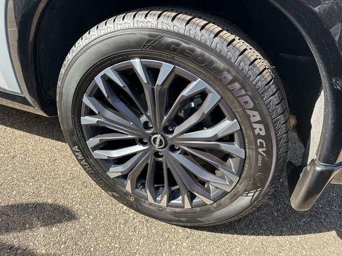 Used 2024 Nissan Rogue Platinum w/ Platinum Premium Package image 7