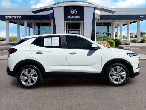Used 2024 Buick Encore GX Preferred w/ Comfort Package FWD image 3