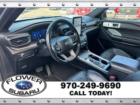 Used 2020 Ford Explorer Platinum w/ Premium Technology Package AWD/4WD image 23