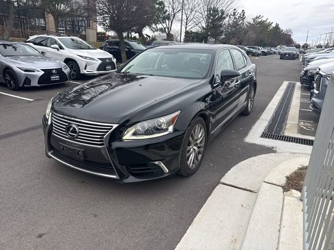 Used 2013 Lexus LS 460 w/ Comfort Pkg image 9