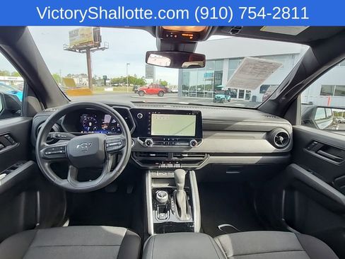 Used 2024 Chevrolet Colorado Trail Boss w/ Technology Package image 3