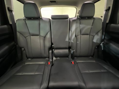 Used 2021 Subaru Ascent Limited w/ Technology Package AWD/4WD image 24