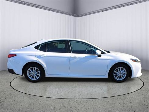 Certified 2025 Toyota Camry LE image 9