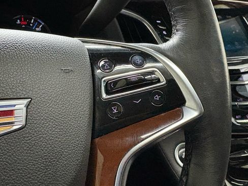 Used 2018 Cadillac Escalade Premium Luxury RWD image 29