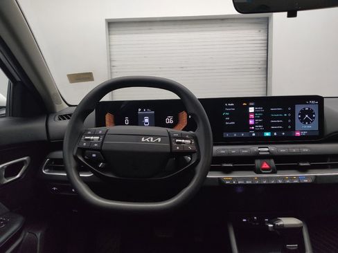 Used 2025 Kia K4 FWD image 22