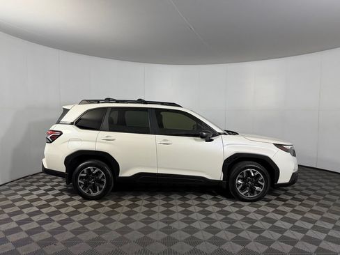 Used 2025 Subaru Forester Premium AWD/4WD image 7