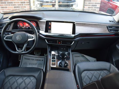 Used 2024 Volkswagen Atlas SEL Premium R-Line AWD/4WD image 17