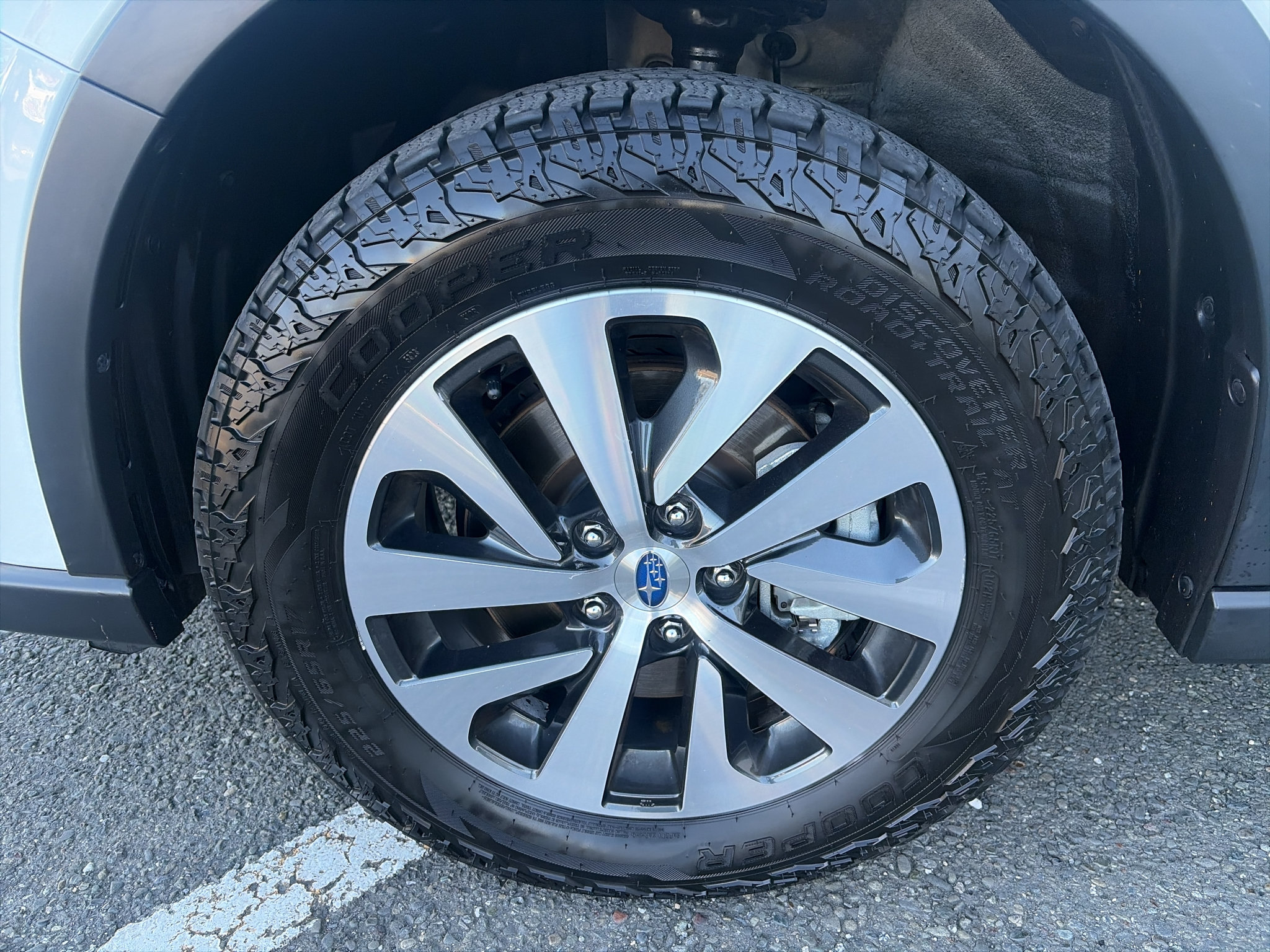 Used 2020 Subaru Outback Premium w/ Popular Package #1 AWD/4WD image 2