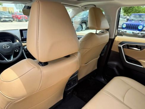 Used 2025 Toyota RAV4 XLE Premium image 26