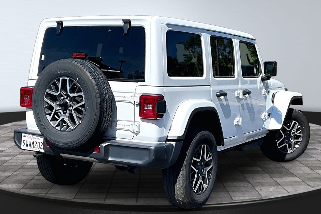 Used 2026 Jeep Wrangler Unlimited Sahara AWD/4WD image 19