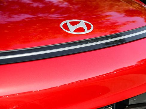 Used 2024 Hyundai Kona SEL FWD image 5