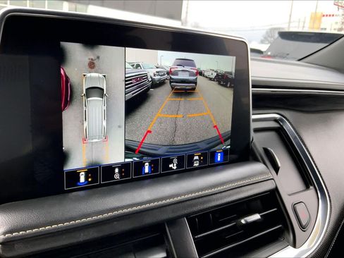 Used 2023 GMC Yukon SLT w/ SLT Premium Package image 28