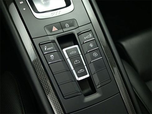 Used 2019 Porsche 911 Turbo S image 40