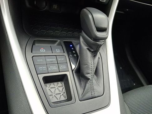Certified 2023 Toyota RAV4 LE AWD/4WD image 16